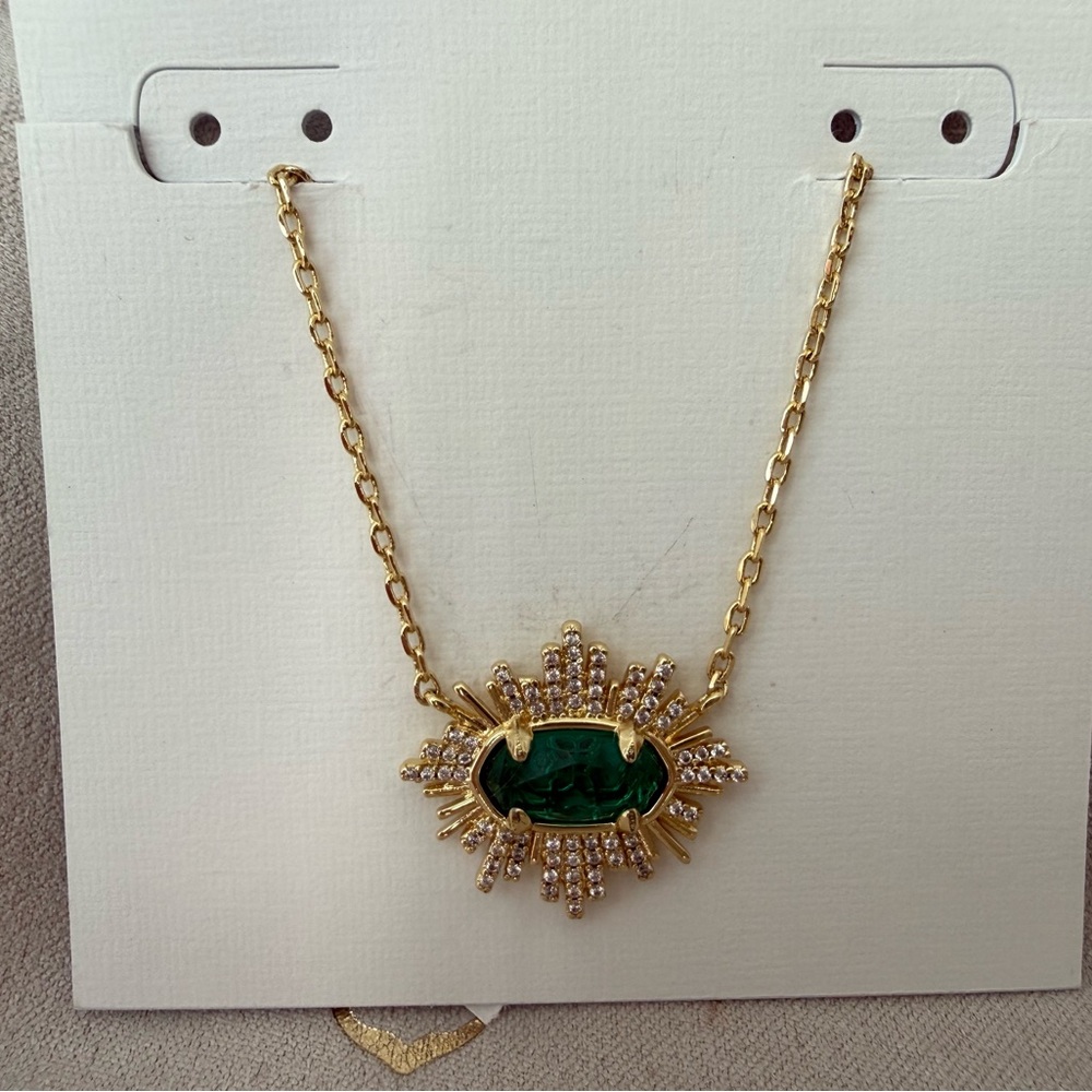 **NWT** Kendra Scott Grayson Gold Sunburst Frame Short Pendant Necklace in Green - Picture 6 of 11